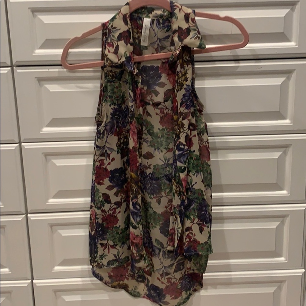 Floral Blouse size: small